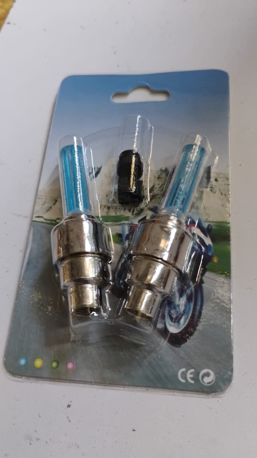 LED Flash Light lamp tyre Wheel Valve Sealing caps (2 Pc / Mix Color) LED Flash Light lamp tyre Wheel Valve Sealing caps (2 Pc / Mix Color)